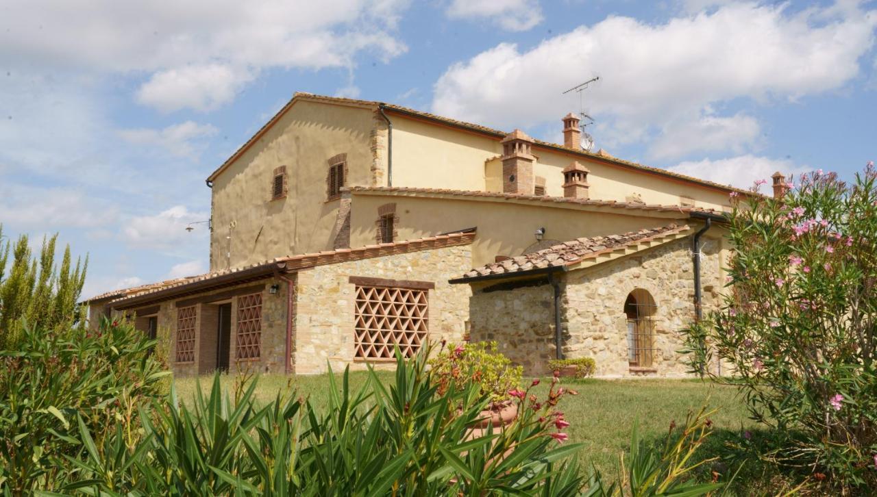 Villanovia Country House Volterra Bagian luar foto