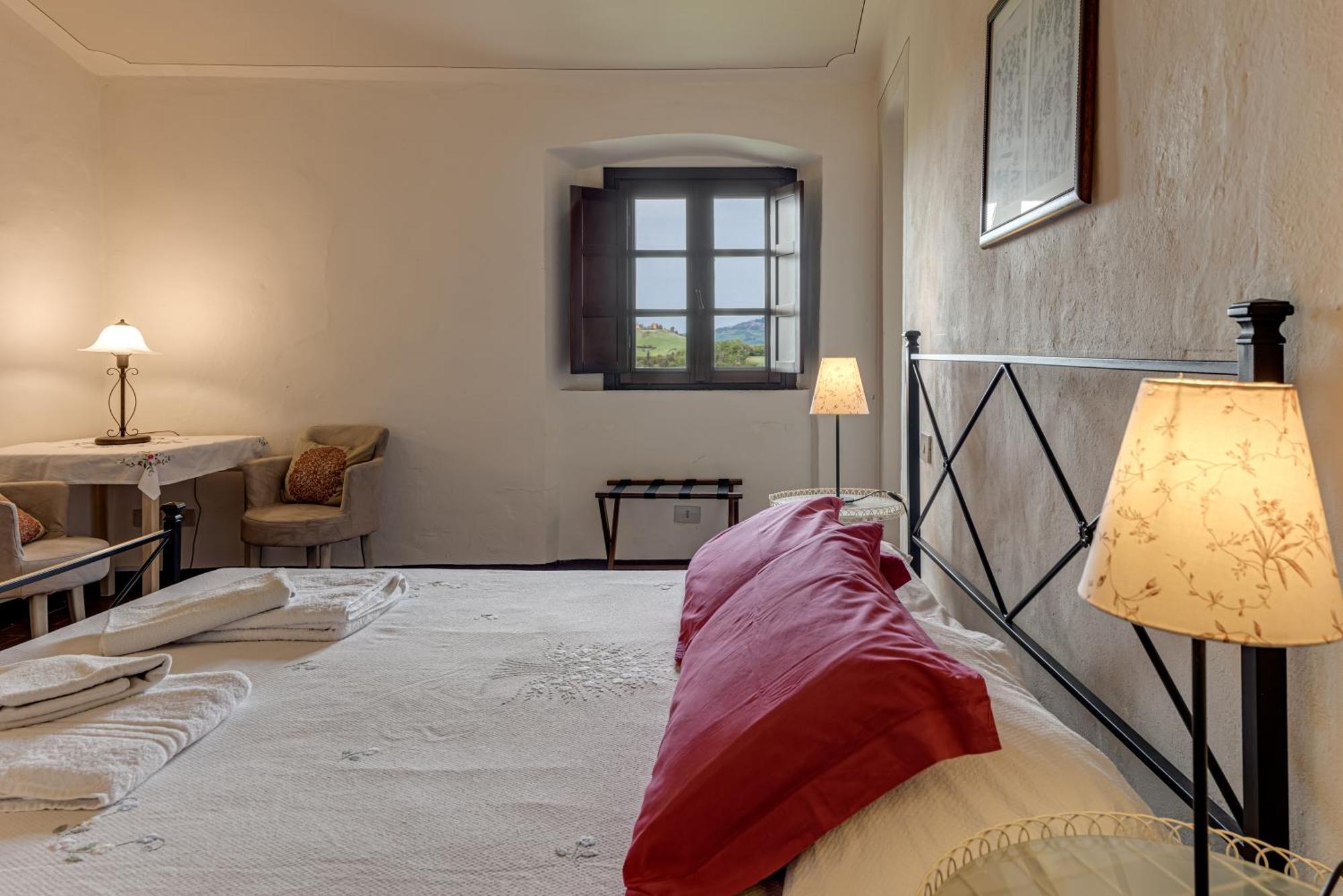 Villanovia Country House Volterra Bagian luar foto