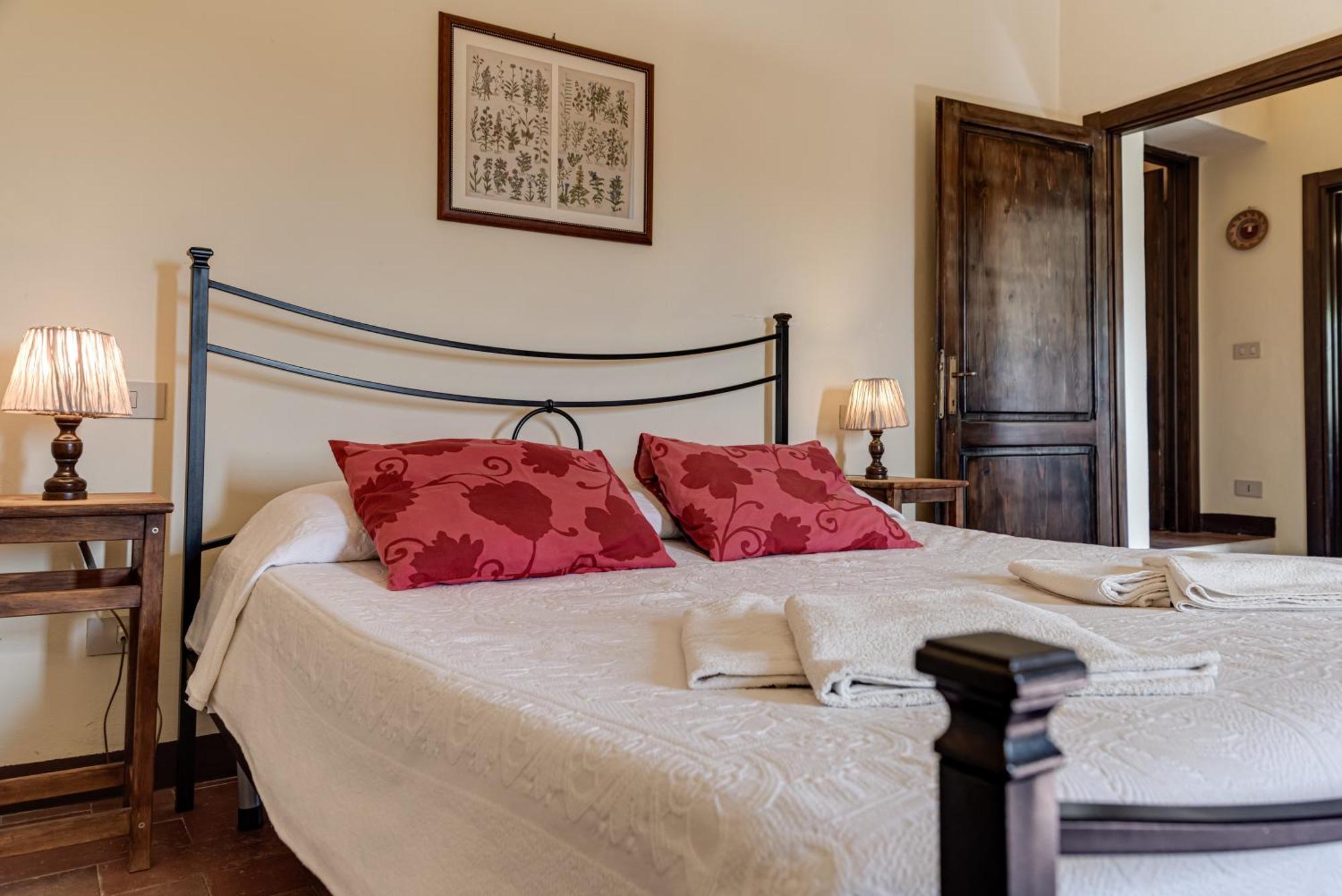 Villanovia Country House Volterra Bagian luar foto